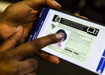 Em seis dias, mais de um milhão de pessoas solicitaram CNH pela plataforma Governo propõe reduzir em até 80% o custo da CNH; Contran deve avaliar em novembro