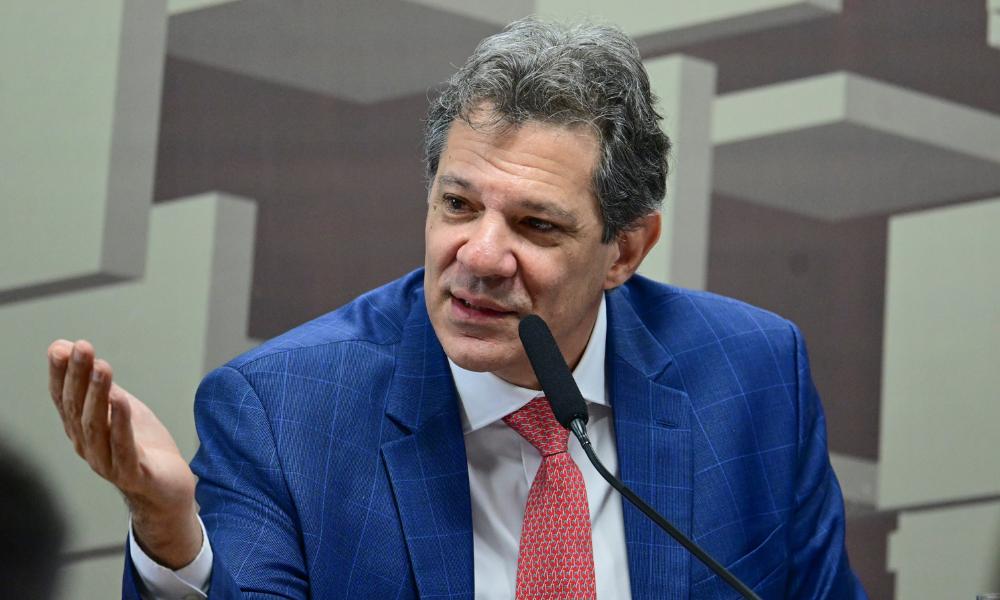 Haddad diz que cortar benefícios tributários é combater privilégios