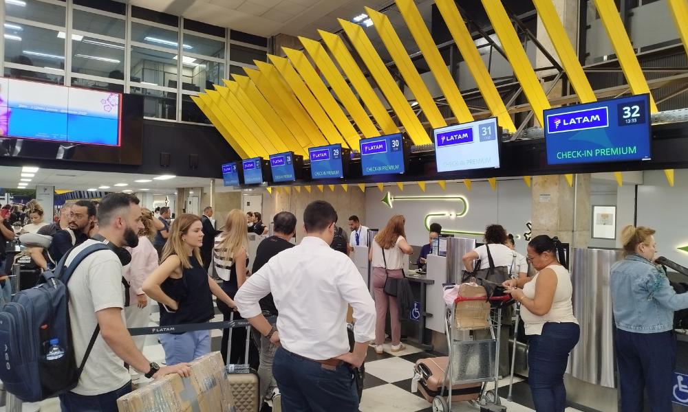 Delegados alertam sobre riscos de piadas sobre bombas em aeroportos