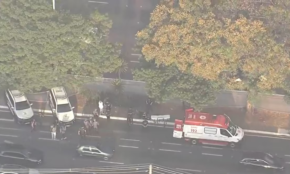 Adolescente é baleado após tentar assaltar policial aposentado no trânsito de SP