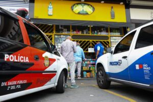 Governo de SP faz 30 prisões por venda de bebidas adulteradas