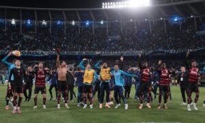 Com um a menos, Flamengo segura empate com Racing e vai à final da Libertadores