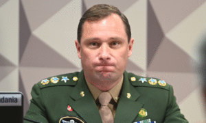 Moraes autoriza Mauro Cid a comparecer ao aniversário da avó