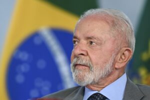 Lula assina decreto que institui Programa Nacional de Redução de Agrotóxicos (Pronara)