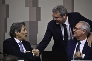 Haddad e Renan Calheiros almoçam nesta terça-feira para debater Isenção do Imposto de Renda