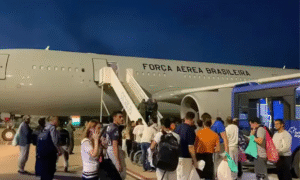 Governo Trump já deportou mais de 515 mil imigrantes ilegais e deve chegar a 600 mil até o fim do ano