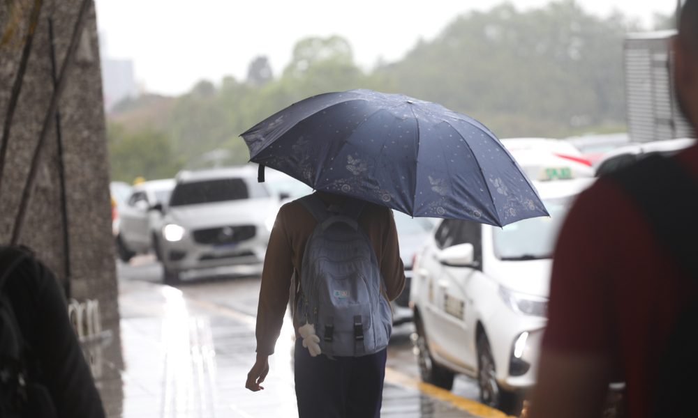 Frente fria traz risco de tempestades para a maior parte de São Paulo neste sábado