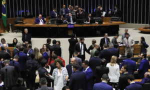 Câmara dos Deputados aumenta penas para crimes como extorsão e escudo humano
