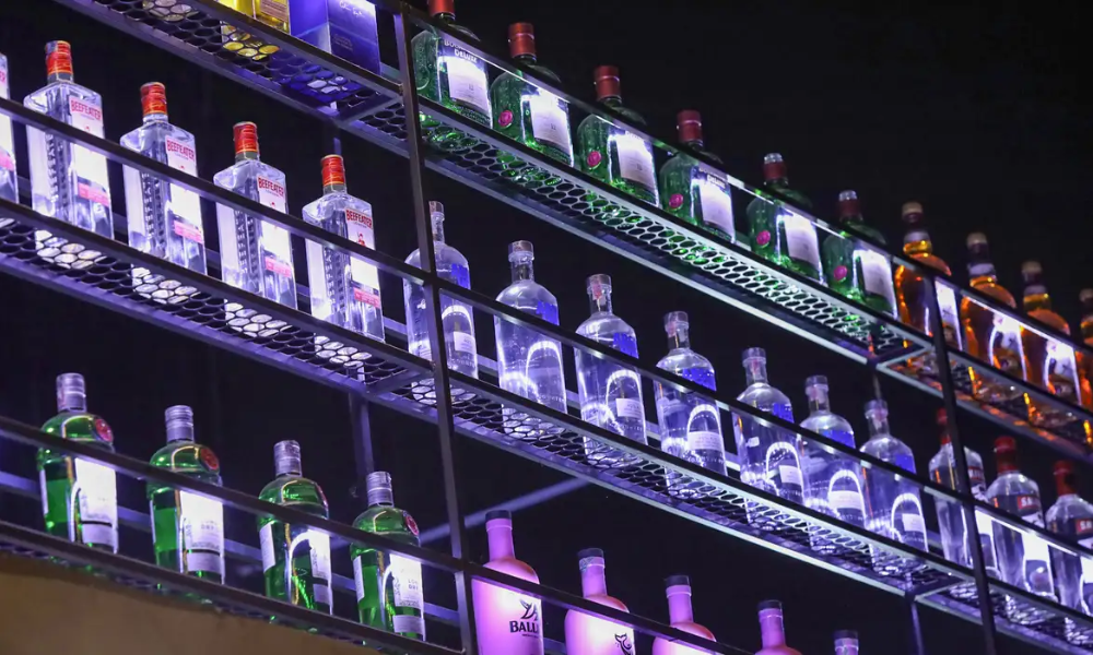 Brasil tem 29 casos confirmados de intoxicação por metanol, informa Ministério da Saúde