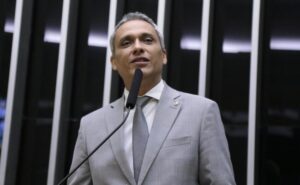 Moraes nega pedido de Gustavo Gayer para visitar Bolsonaro