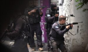 Drones com bomba, fuzis, helicópteros e blindados: veja como foi a megaoperação no Rio de Janeiro