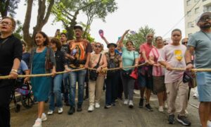 Fiéis tomam ruas de Belém para participar do Círio de Nazaré