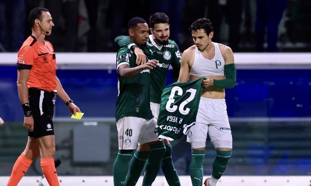 Palmeiras vive ‘noite mágica’, faz 4 a 0 na LDU e vai à final da Libertadores
