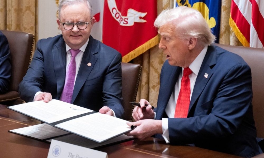 Trump firma acordo com Austrália para exploração de minérios críticos e cooperação militar