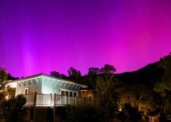 Tempestades solares severas podem gerar auroras boreais e afetar interferência na comunicação Tempestades solares severas podem gerar auroras boreais e afetar interferência na comunicação