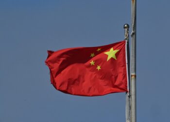 China remove dois aplicativos de namoro para pessoas LGBTQIA+