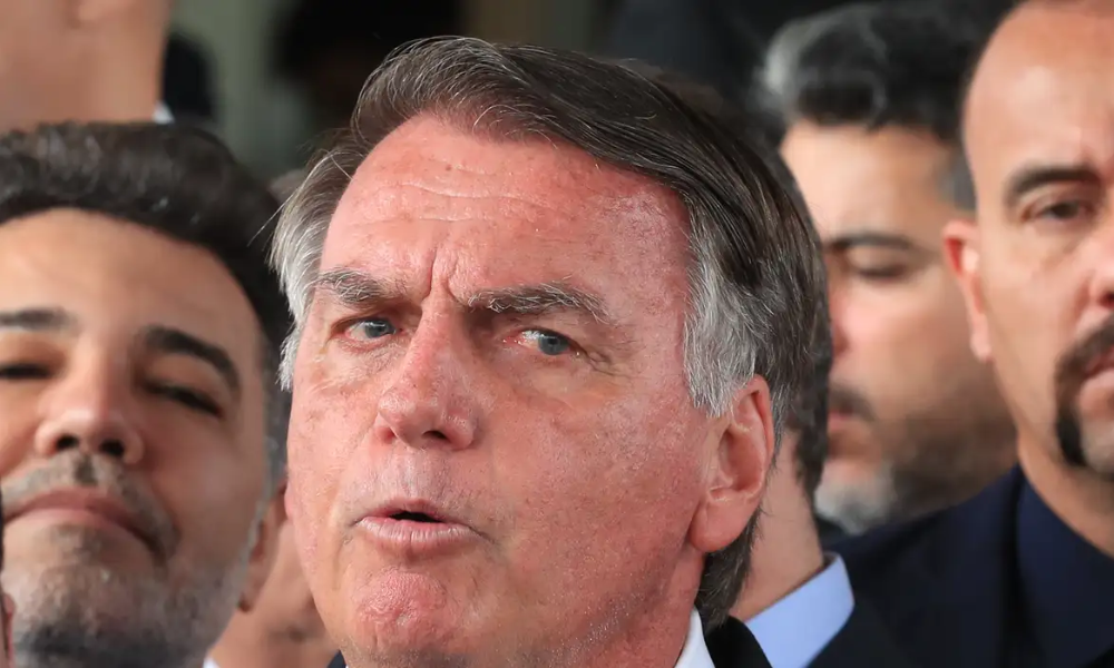 Defesa de Bolsonaro tem dois caminhos para adiar a prisão por tentativa de golpe 