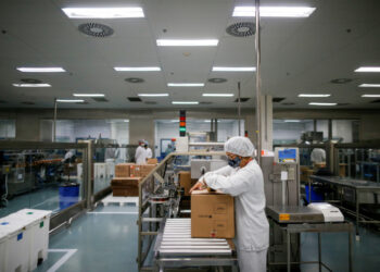 PIB cresceu 3,2% em 2023, totalizando R$ 10,9 trilhões, mostram dados definitivos do IBGE PIB cresceu 3,2% em 2023, totalizando R$ 10,9 trilhões, mostram dados definitivos do IBGE