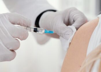 OMS nega relação entre vacinas e autismo Santa Catarina faz alerta sobre vacinação após alta de mortes por meningite