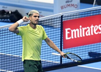 Alcaraz bate Fritz no ATP Finals e fica a um triunfo de fechar ano no topo do ranking