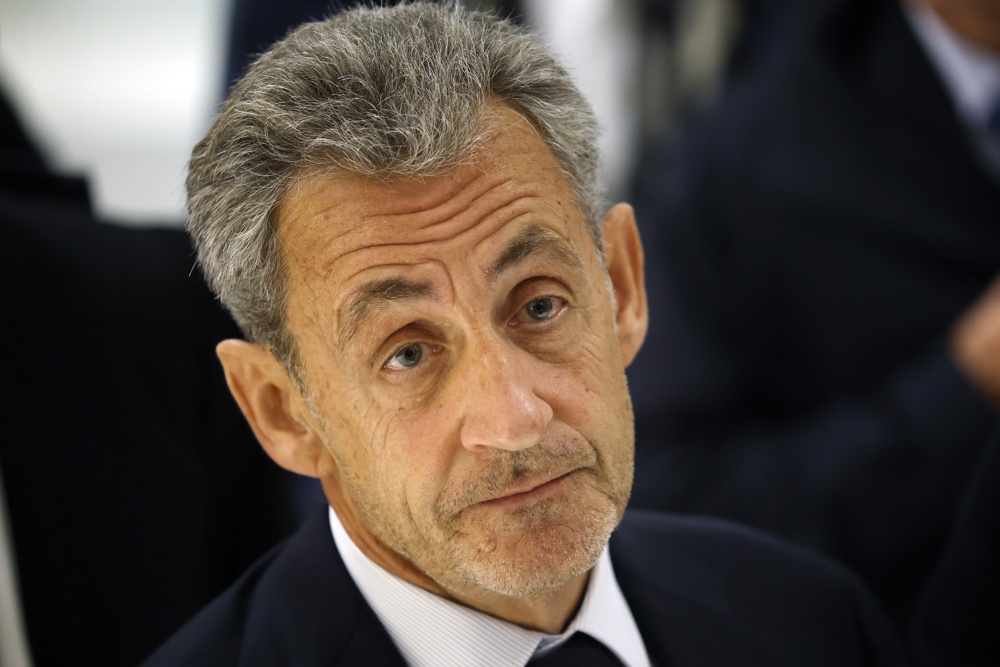 Justiça francesa ordena libertação do ex-presidente Sarkozy