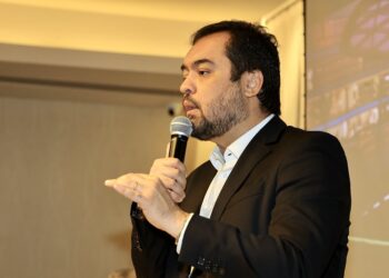 Cláudio Castro vem à Câmara nesta terça fazer sugestões à PEC da Segurança Cláudio Castro vem à Câmara nesta terça fazer sugestões à PEC da Segurança