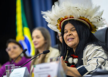 ‘Sem os indígenas não há futuro para a humanidade’, diz Sonia Guajajara