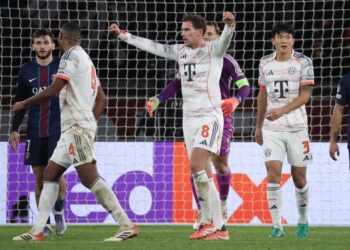 Bayern bate PSG e mantém 100% na Champions League