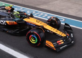 Lando Norris marca a pole position no GP de Interlagos; Bortoleto larga em último Lando Norris marca a pole position no GP de Interlagos; Bortoleto larga em último