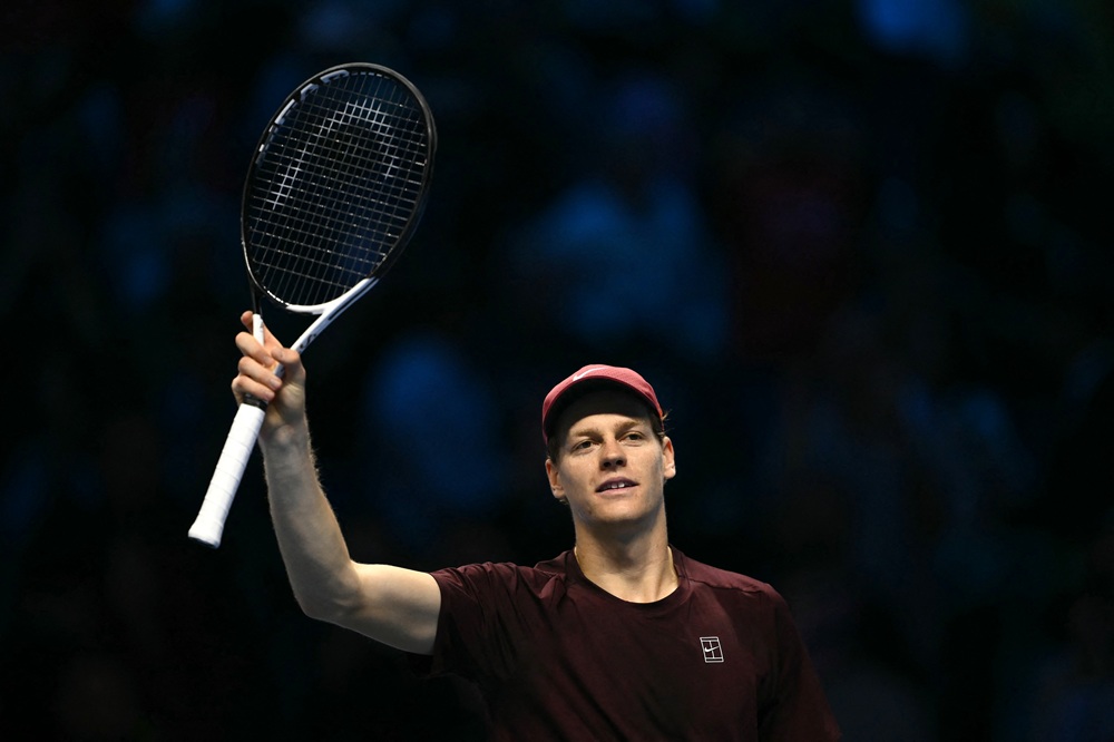Sinner vence Auger-Aliassime em sua estreia no ATP Finals
