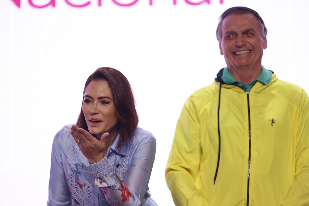 Michelle Bolsonaro se consolida como principal sucessora política do ex-presidente, aponta pesquisa