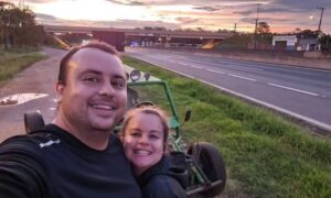 Emocionado, pai de jovem morta em assalto em SP desabafa e faz apelo ao governo: ‘Acabe com isso’