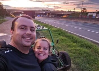 Emocionado, pai de jovem morta em assalto em SP desabafa e faz apelo ao governo: ‘Acabe com isso’ Emocionado, pai de jovem morta em assalto em SP desabafa e faz apelo ao governo: ‘Acabe com isso’