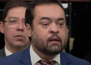 Ministro do TSE pede vista e julgamento que pode cassar mandato de Cláudio Castro é suspenso Ministro do TSE pede vista e julgamento que pode cassar mandato de Cláudio Castro é suspenso