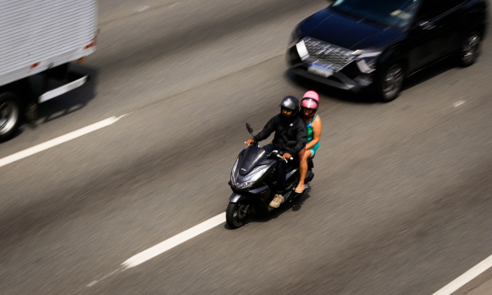 Uber e 99 anunciam volta do serviço de mototáxi em São Paulo para 11 de dezembro