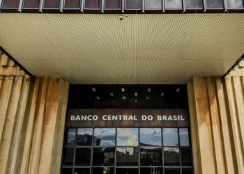 Focus: Selic no fim de 2025 continua em 15,0%; para 2026, segue em 12,25%