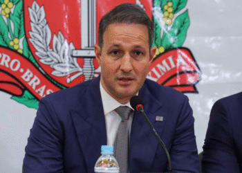 Motta anuncia Derrite como relator do PL antifacção; deputado promete ‘punição severa para crime’ Motta anuncia Derrite como relator do PL antifacção; deputado promete ‘punição severa para crime’