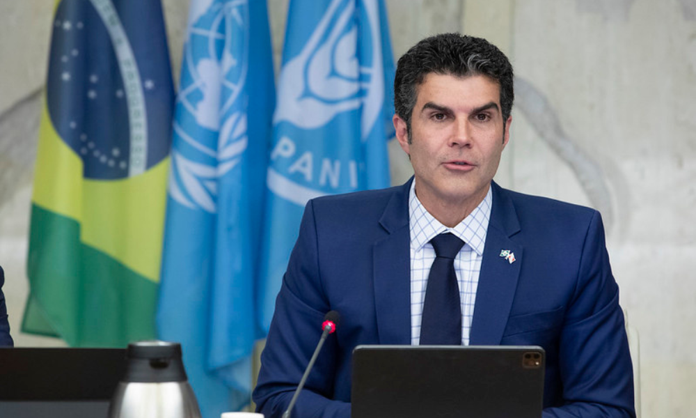 Barbalho critica ausência de Trump na COP30: ‘Negacionismo’