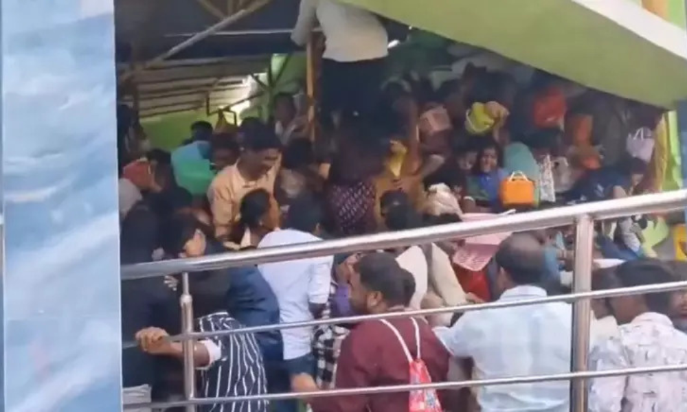 Tumulto em celebração religiosa na Índia deixa ao menos nove mortos