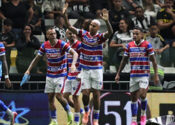 Atlético sai na frente, mas Deyverson faz hat-trick e empata para o Fortaleza Atlético sai na frente, mas Deyverson faz hat-trick e empata para o Fortaleza