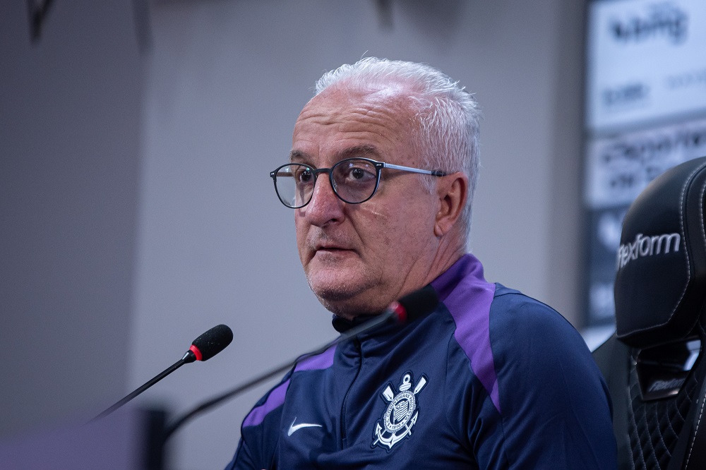 Dorival admite chance de ficar sem reforços no Corinthians em 2026: ‘Temos de ter consciência’