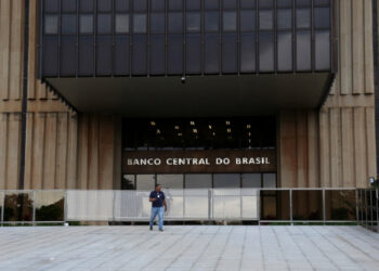 Banco Central age com prudência na manutenção da Selic Déficit primário de 2025 segue em 0,50% do PIB pela quarta semana consecutiva