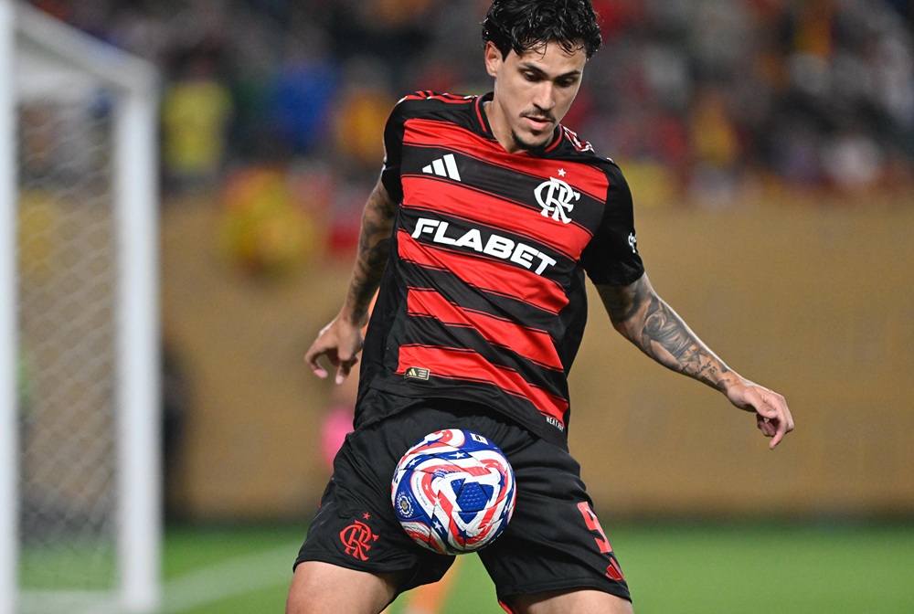 Pedro treina no campo e aumenta chances de reforçar o Flamengo na final da Libertadores