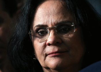 ‘Óbvio que Alexandre de Moraes vai mandar Bolsonaro pra Papuda’, diz Damares Alves ‘Óbvio que Alexandre de Moraes vai mandar Bolsonaro pra Papuda’, diz Damares Alves