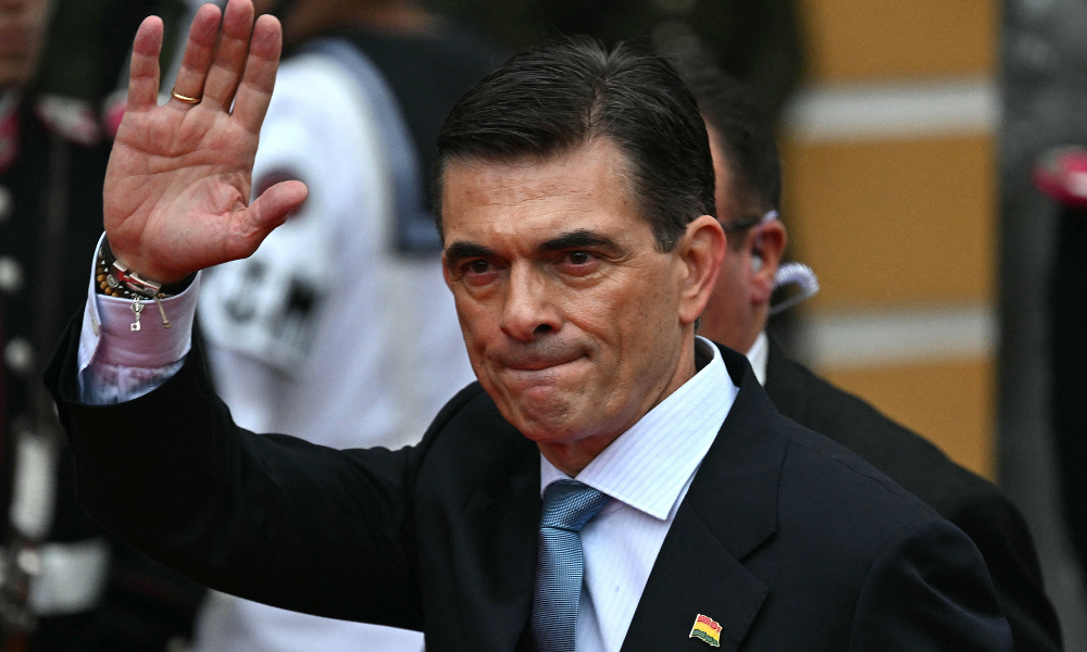 Rodrigo Paz assume presidência da Bolívia neste sábado