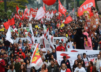 Isenção do IR é vitória dos trabalhadores, afirmam centrais sindicais Isenção do IR é vitória dos trabalhadores, afirmam centrais sindicais
