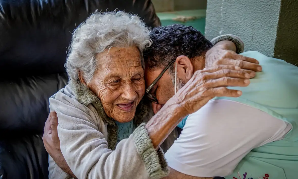Redação do Enem 2025 aborda ‘perspectivas acerca do envelhecimento na sociedade brasileira’