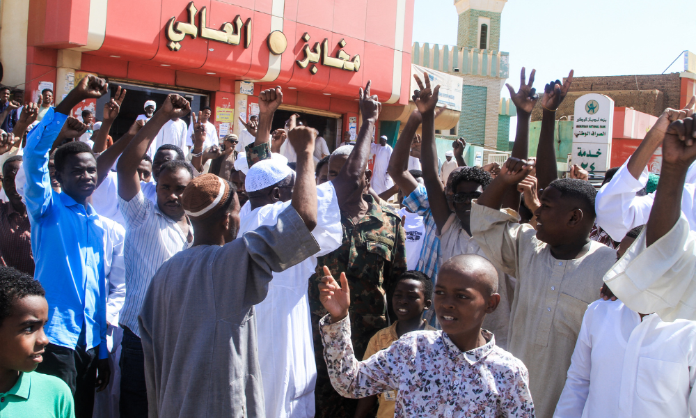 Autoridades apoiadas pelo Exército do Sudão examinam proposta de trégua dos EUA