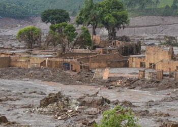 Desastre de Mariana completa 10 anos e moradores ainda buscam justiça Desastre de Mariana completa 10 anos e moradores ainda buscam justiça
