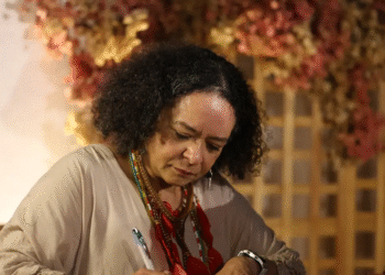 Ana Maria Gonçalves assume cadeira na Academia Brasileira de Letras Ana Maria Gonçalves assume cadeira na Academia Brasileira de Letras